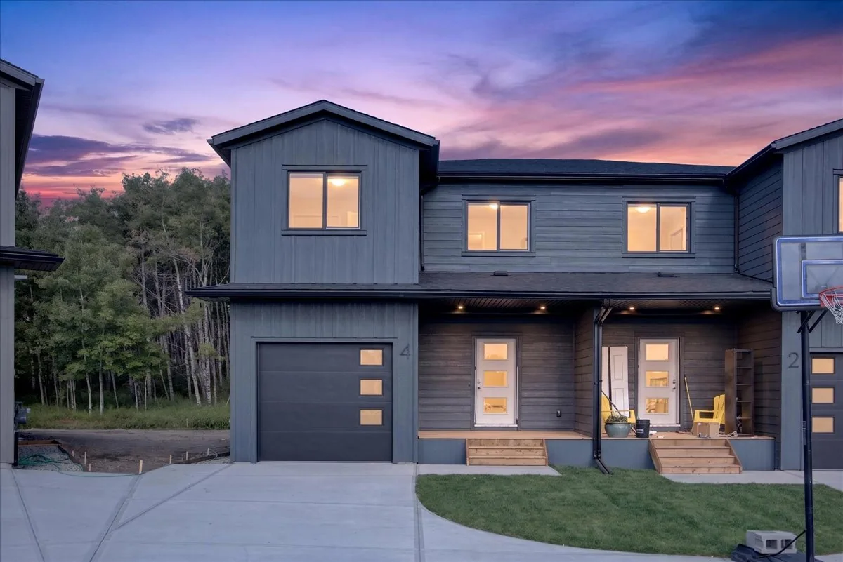 Actual listing photograph for MLS A2339303